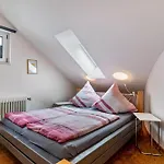 Haus Rebberg شقة