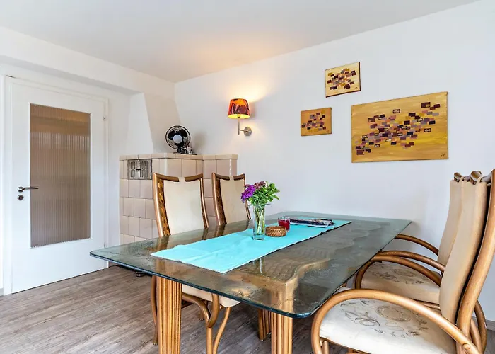 Haus Rebberg アパート