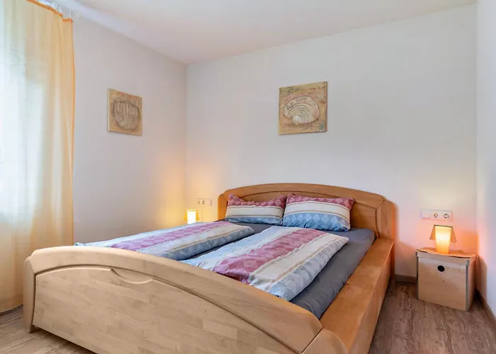 Haus Rebberg アパート *